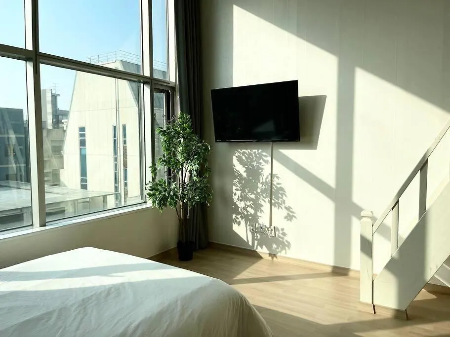 Modern Loft Hongdae Apartment Seoul