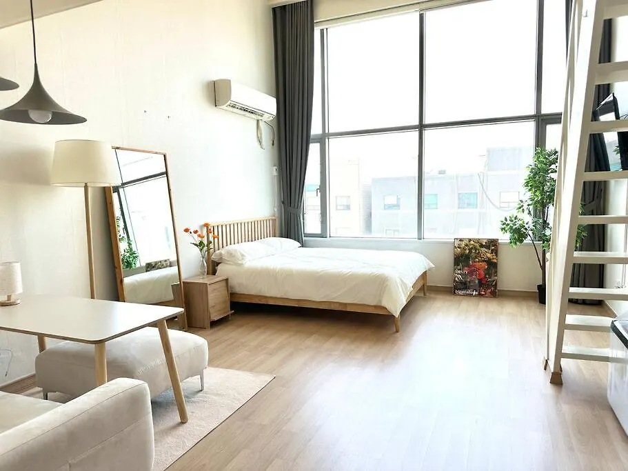 Modern Loft Hongdae Apartment Seoul